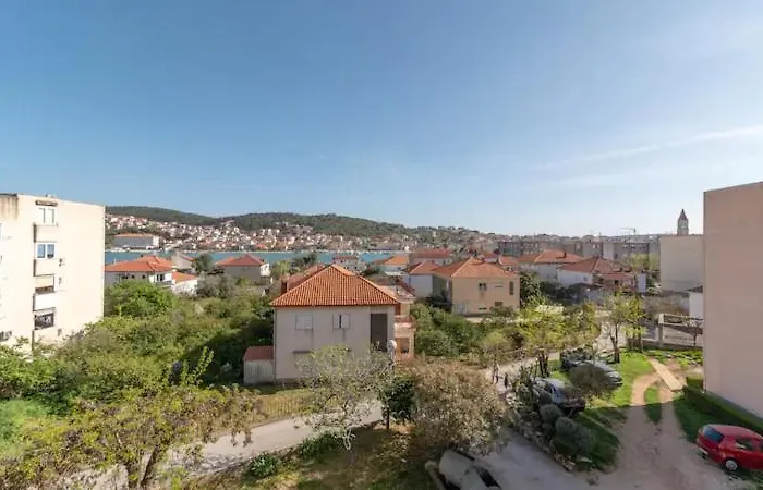 Mimoza Trogir